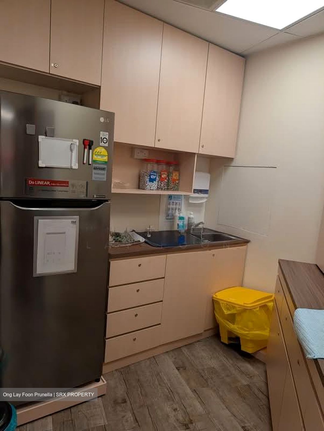 Gleneagles Hospital (D10), Retail #563486431